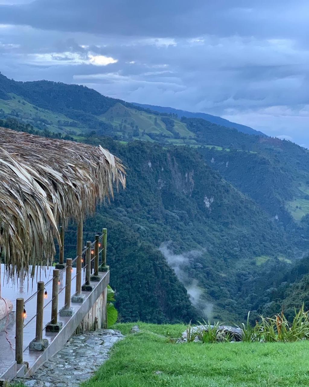 Hostal La Laguna Villamaría المظهر الخارجي الصورة