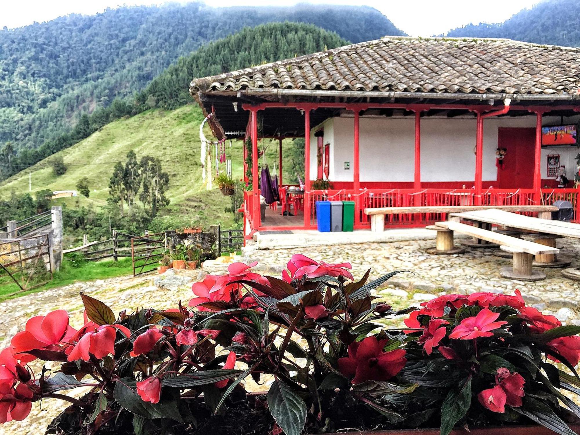Hostal La Laguna Villamaría المظهر الخارجي الصورة